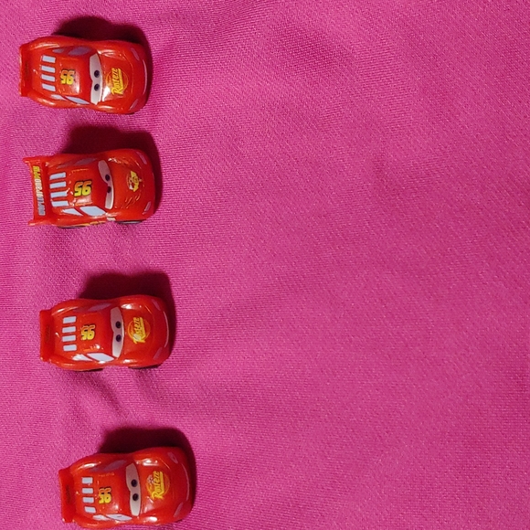 DISNEY PIXAR CARS MINI METALLIC LIGHTNING Mcqueen